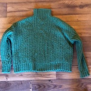 Aerie mock turtleneck sweater. Super comfy and in great conditions!
